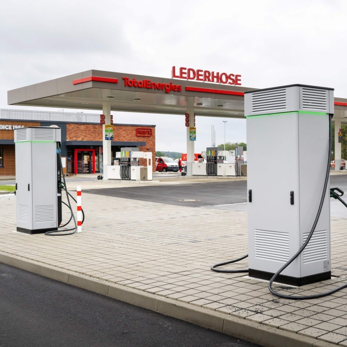 Autohof Lederhose